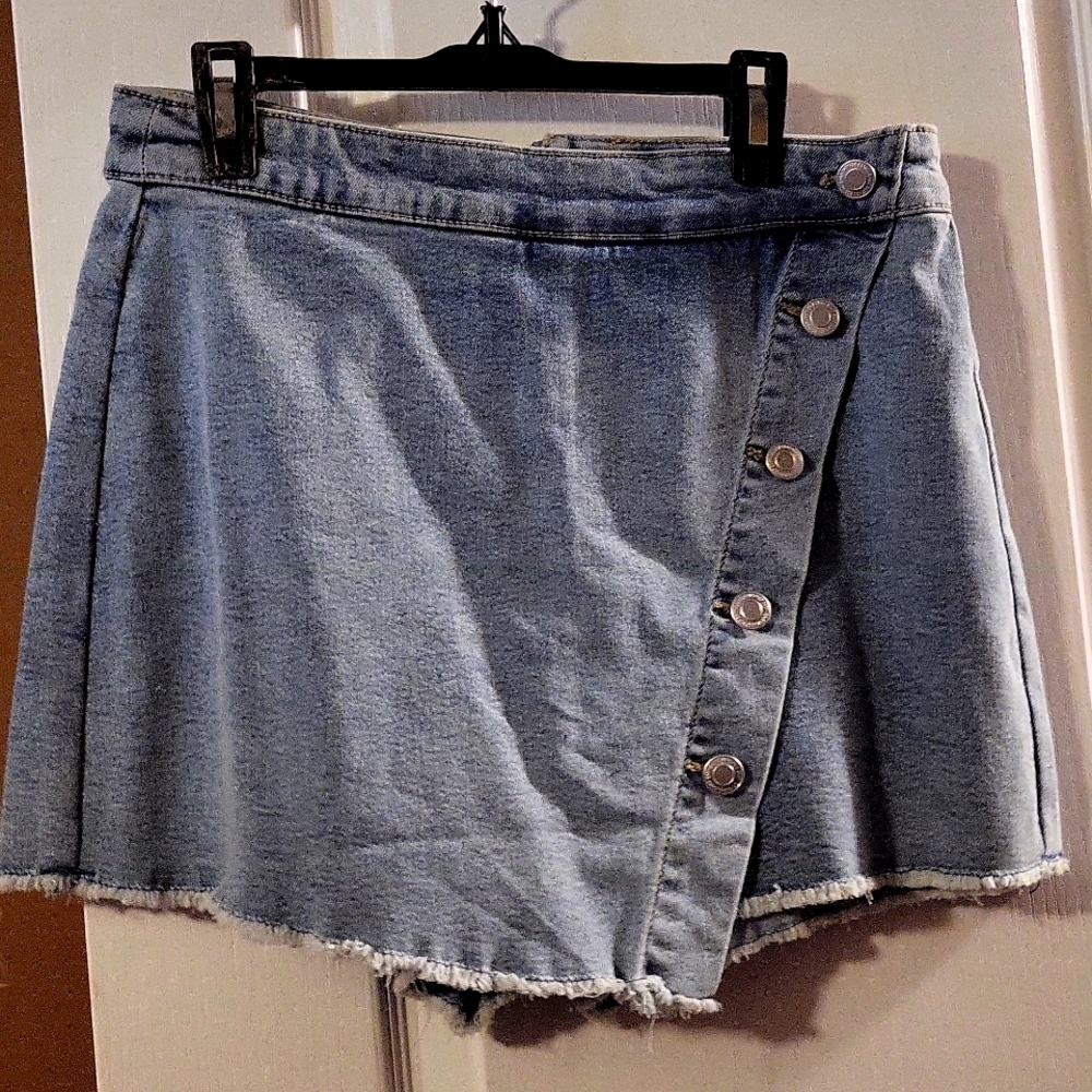 SO (kohl's) Denim Skort size 7